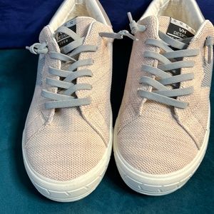 Vintage Havana Fly Knit Sneakers - Salmon